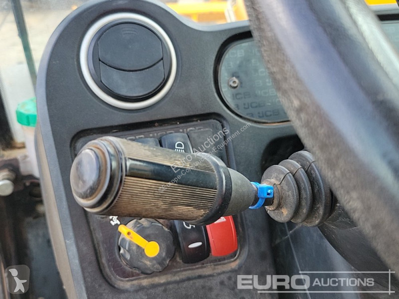 Teleskopický vozík JCB 525-60 Hi Viz