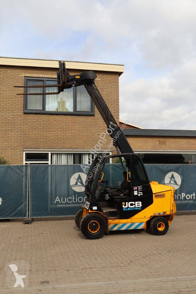 Телескопический погрузчик JCB 30-19E