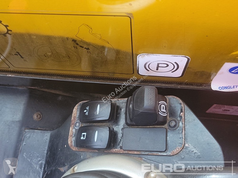 Teleskopický vozík JCB 525-60 Hi Viz