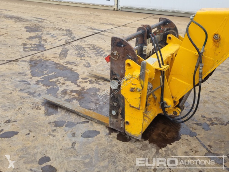 Teleskopický vozík JCB 540-140 Hi Viz