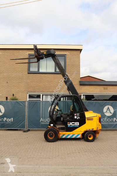 Телескопический погрузчик JCB 30-19E