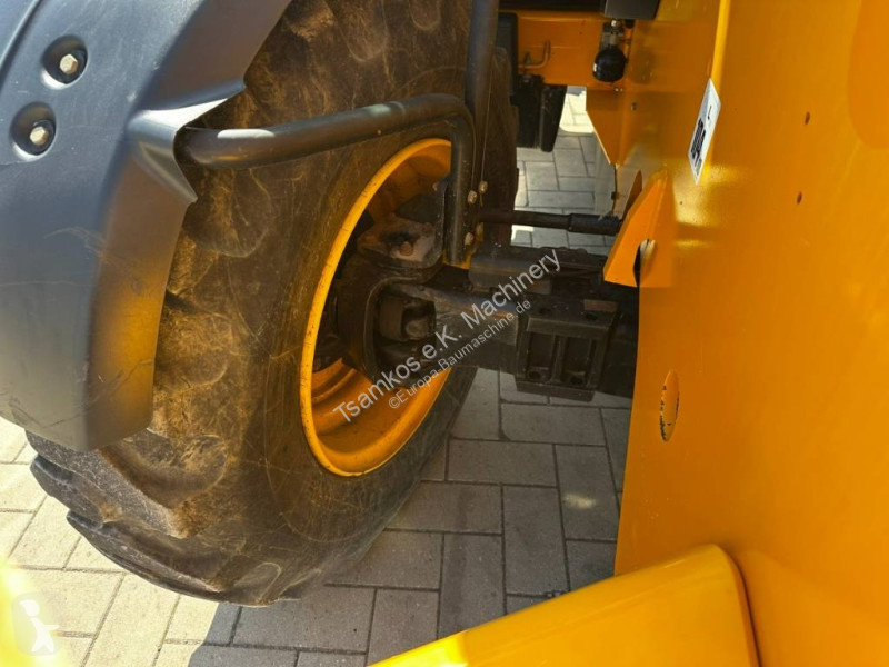 Carretilla telescópica JCB HiViz...