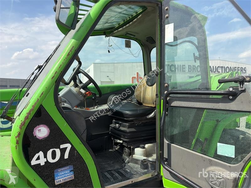 Телескопічний навантажувач Merlo P40.17