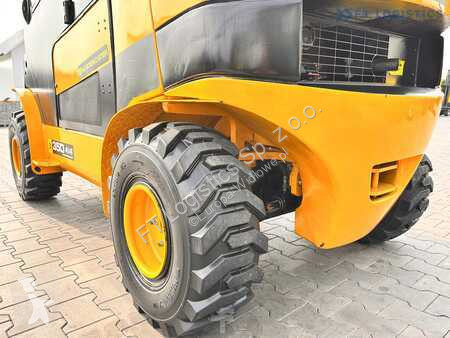 Încărcător telescopic JCB