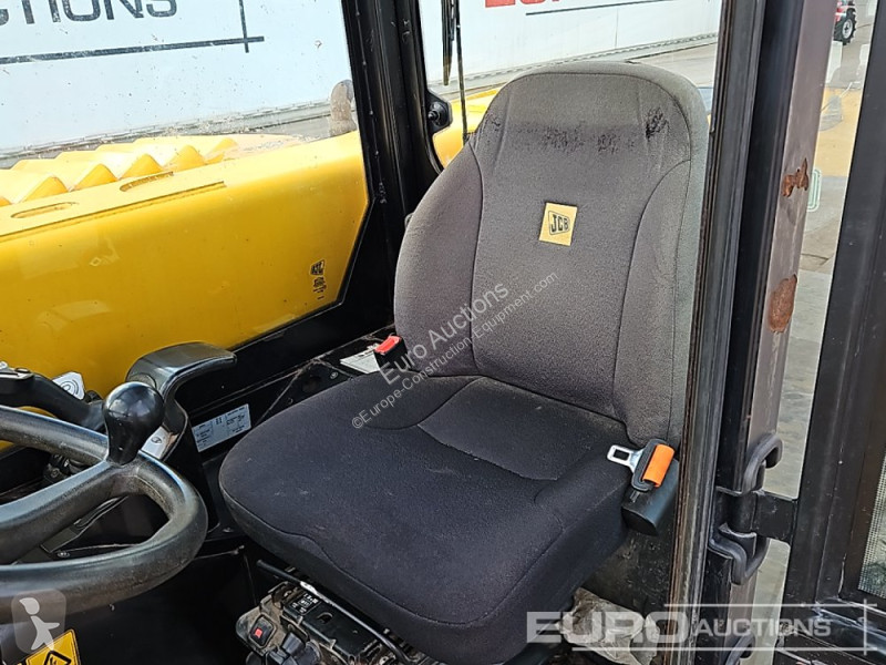 Teleskopický vozík JCB 525-60 Hi Viz