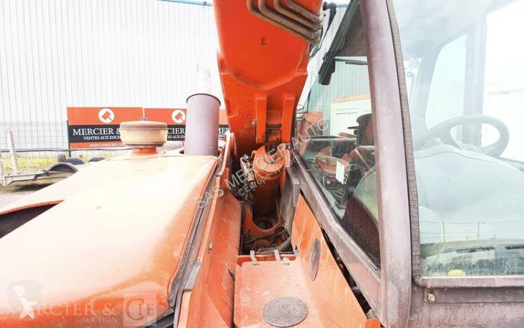 رافعة شوكية تلسكوبية Manitou