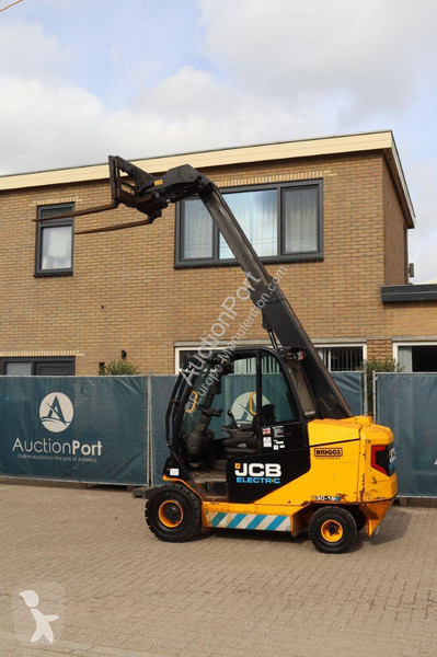 Телескопический погрузчик JCB 30-19E