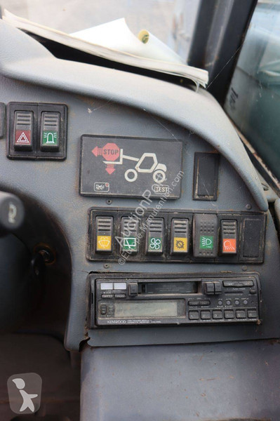 Телескопичен товарач New Holland LM 410