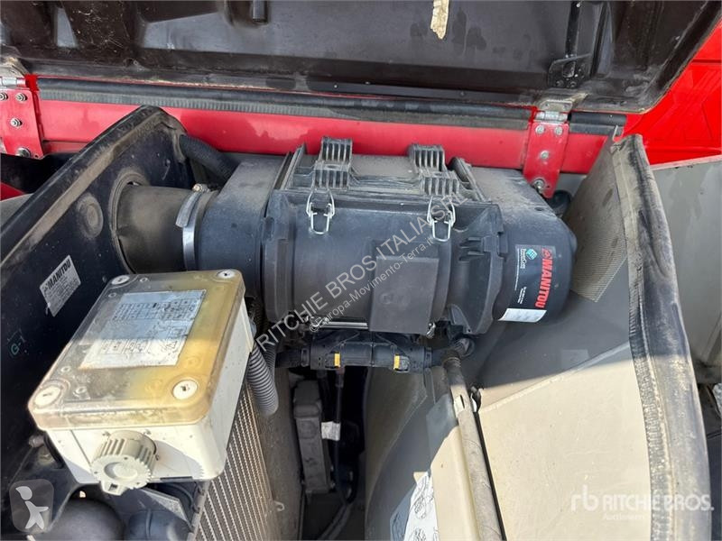 Телескопічний навантажувач Manitou Telehandler...