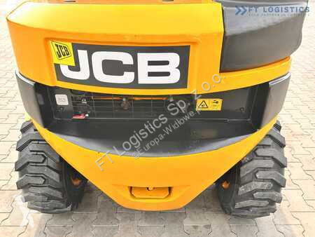 Încărcător telescopic JCB