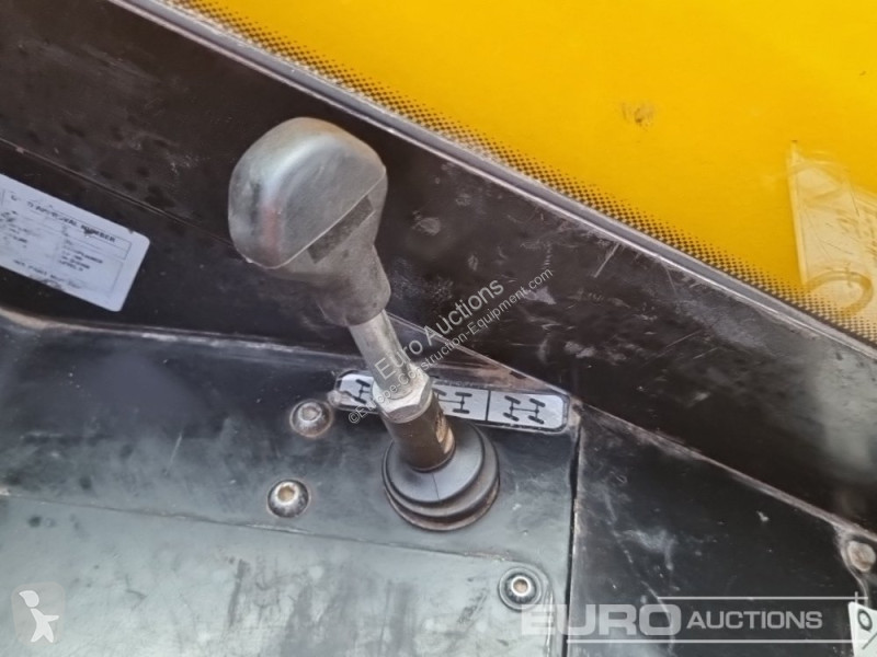 Teleskopický vozík JCB 525-60 Hi Viz