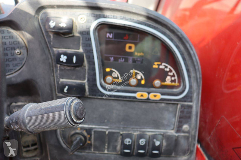 Телескопический погрузчик JCB 526-60T