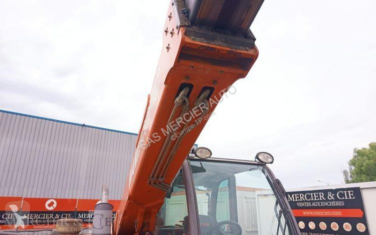 رافعة شوكية تلسكوبية Manitou