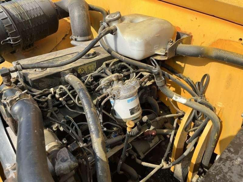 Teleskopický manipulátor JCB  532-120