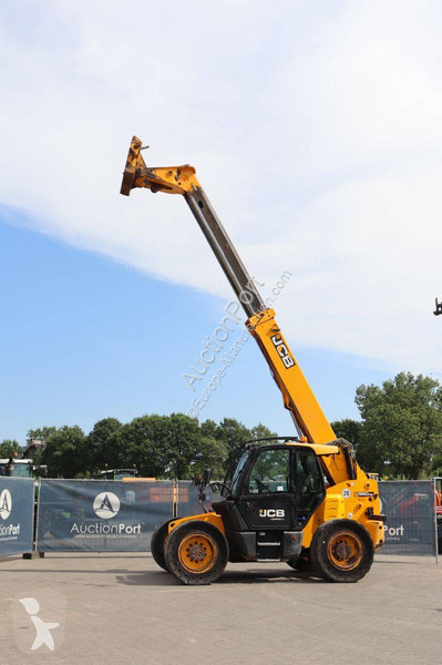 Телескопичен товарач JCB 560-80