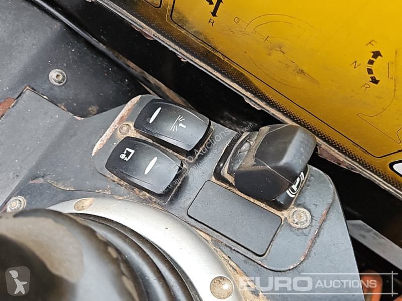 رافعة شوكية تلسكوبية JCB 525-60 Hi Viz