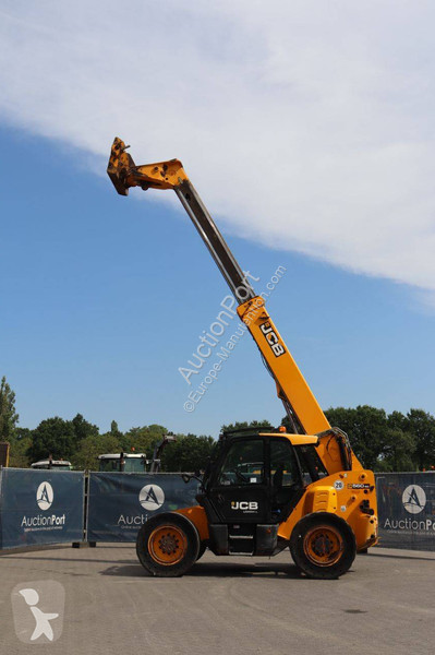 Телескопичен товарач JCB 560-80