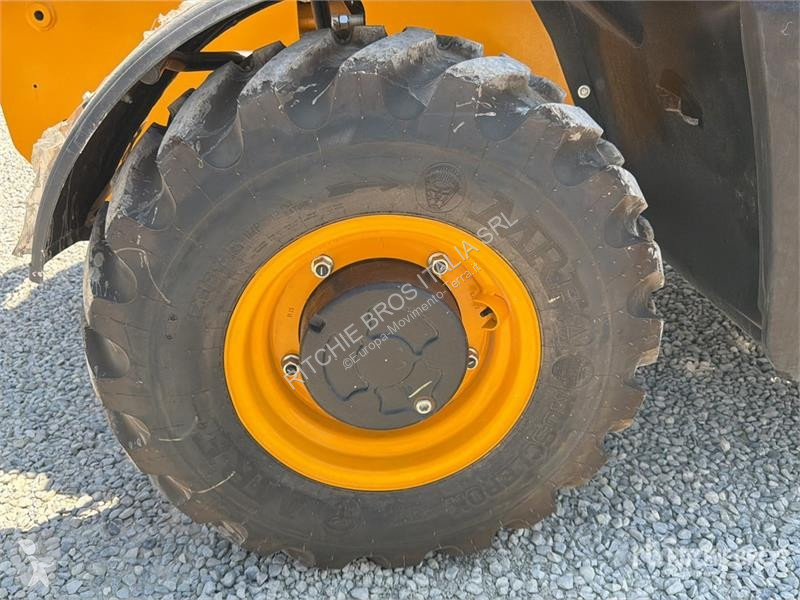 Телескопічний навантажувач JCB 530-70
