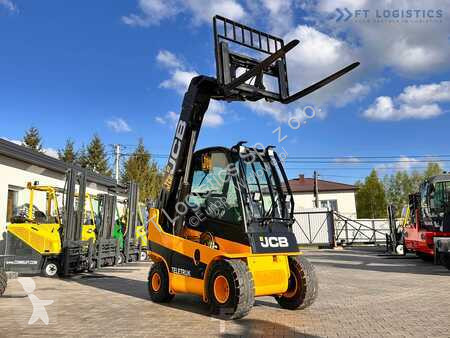 Încărcător telescopic JCB