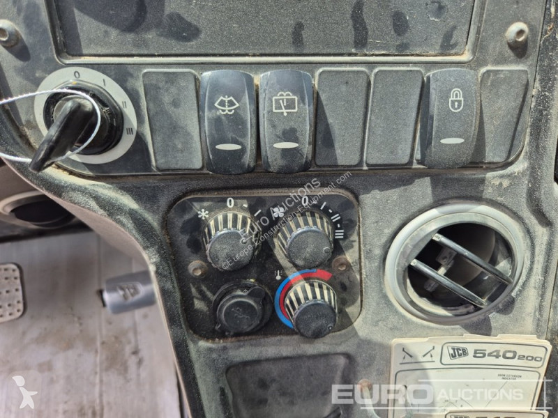 رافعة شوكية تلسكوبية JCB 540-200