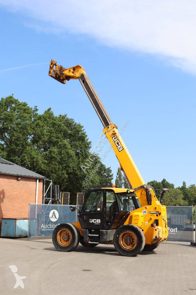 Телескопичен товарач JCB 560-80