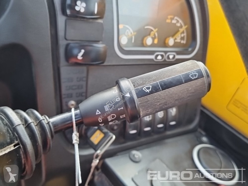 Teleskopický vozík JCB 525-60 Hi Viz