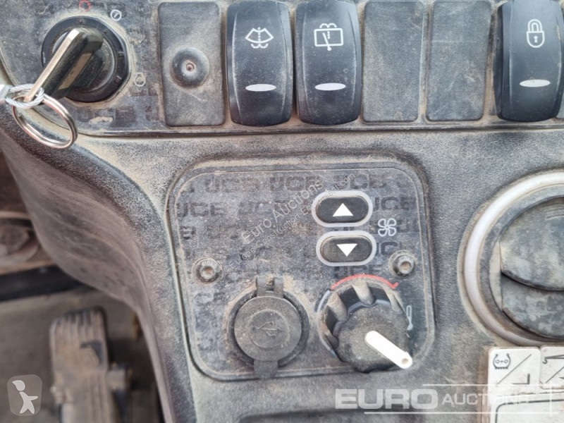 Teleskopický vozík JCB 540-140 Hi Viz