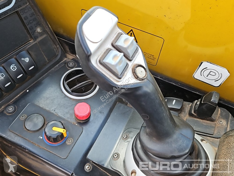 Teleskopický vozík JCB 525-60 Hi Viz