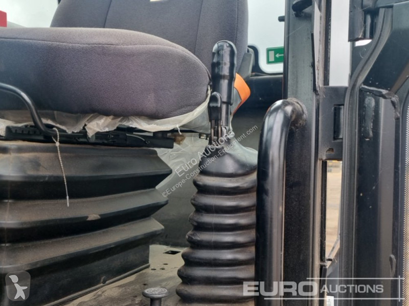 Teleskopický vozík JCB 540-170