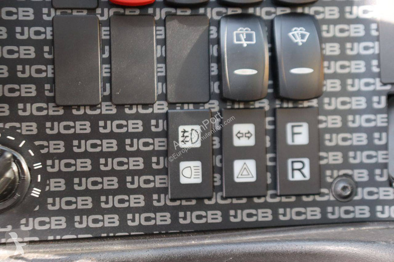 Телескопический погрузчик JCB 514-40 CON