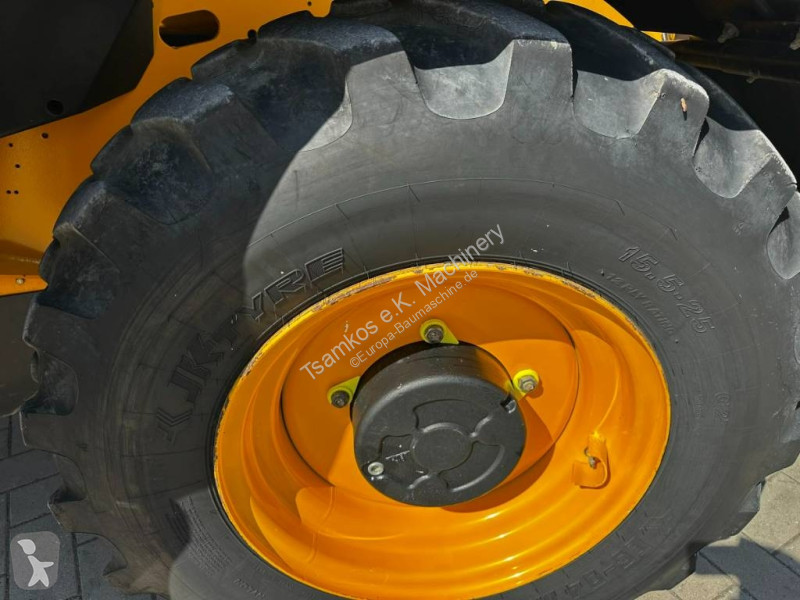 Carretilla telescópica JCB HiViz...