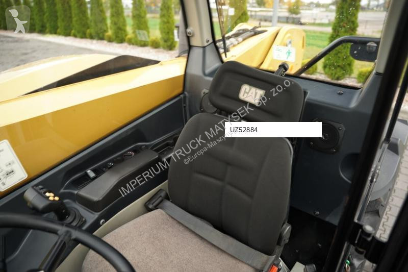 Телескопичен товарач Caterpillar C
