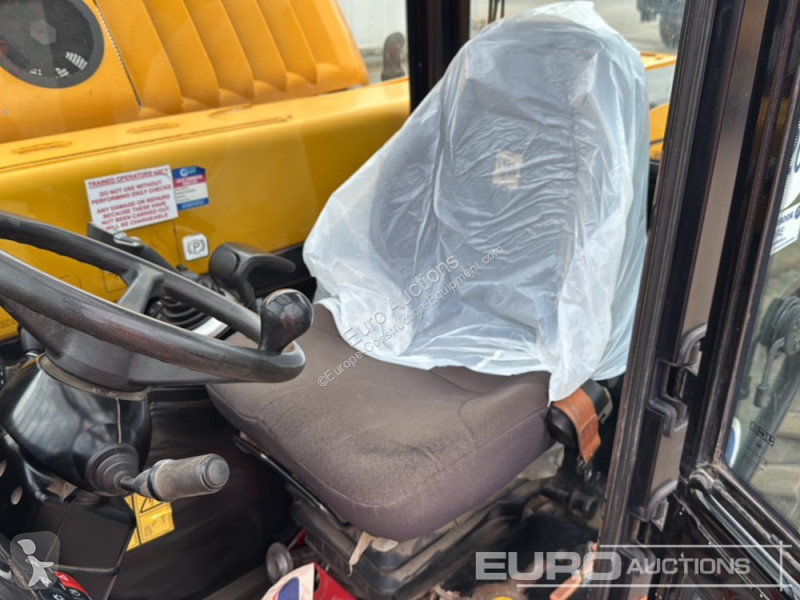 رافعة شوكية تلسكوبية JCB 525-60 Hi Viz