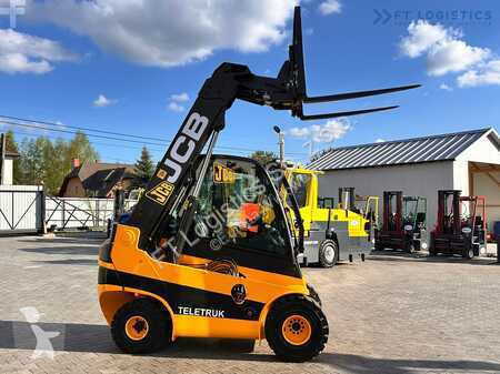 Încărcător telescopic JCB
