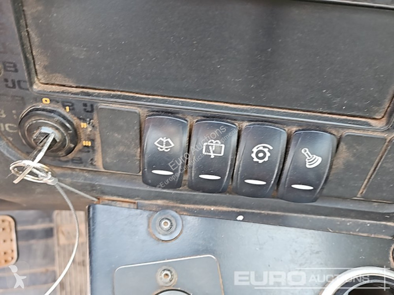Teleskopický vozík JCB 525-60 Hi Viz