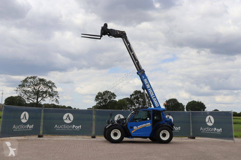 Teleskopický manipulátor New Holland LM628
