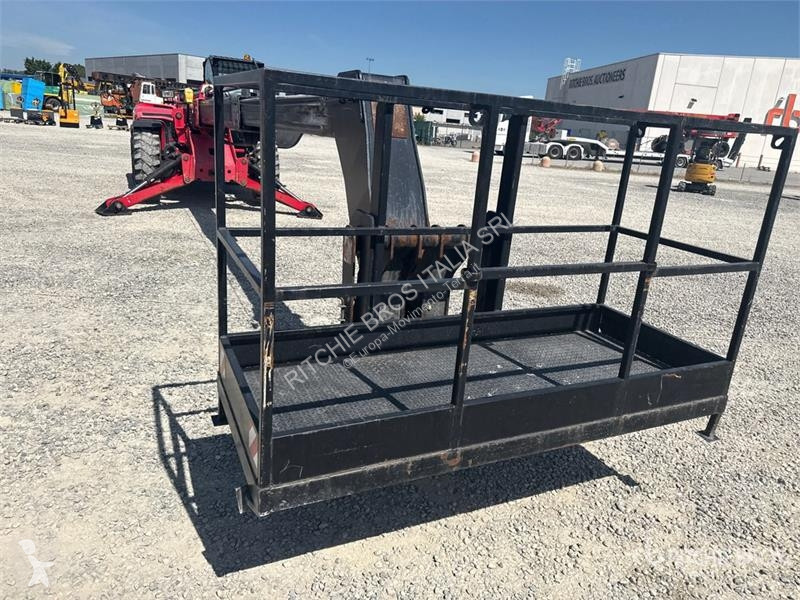 Телескопічний навантажувач  14.42 Telehandler