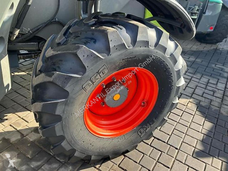 رافعة شوكية تلسكوبية Claas 9040