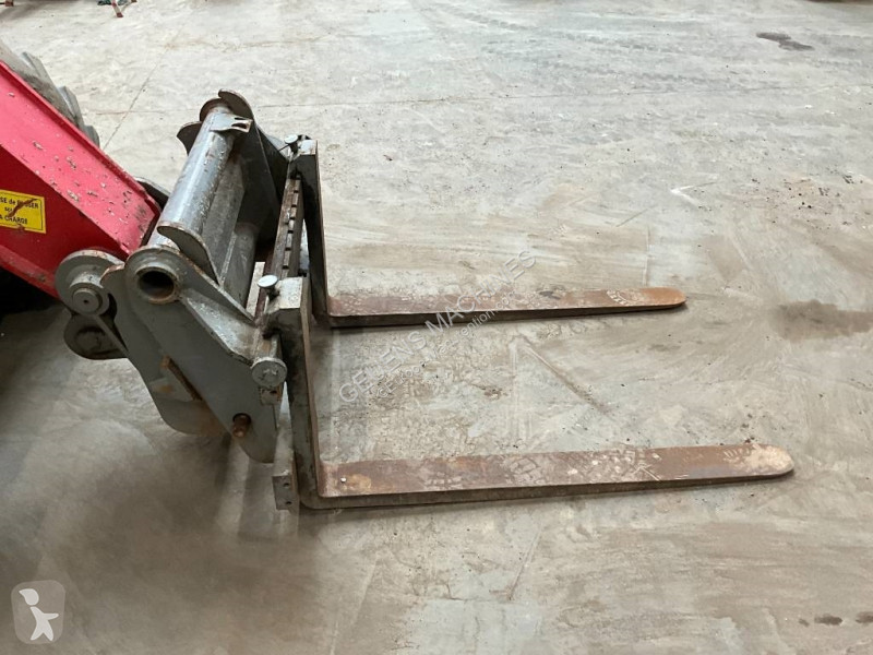 رافعة شوكية تلسكوبية BT Manitou  420