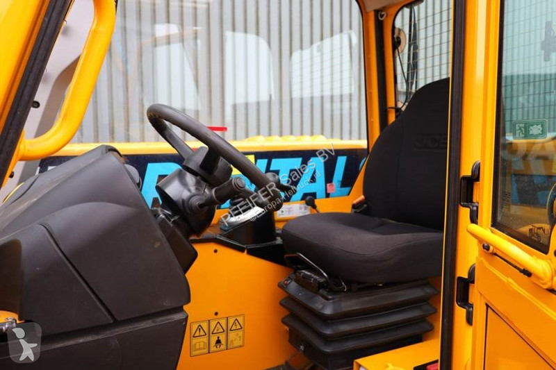 رافعة شوكية تلسكوبية JCB 525-60E Valid...