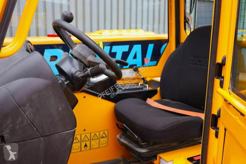 رافعة شوكية تلسكوبية JCB 525-60E Valid...