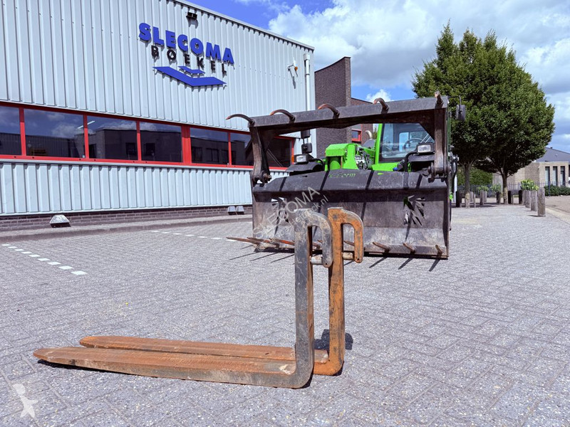 Încărcător telescopic Merlo TF33.7 115G...