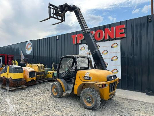 Teleskopisk truck JCB 520-40 à 23500 € ht