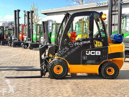 Încărcător telescopic JCB