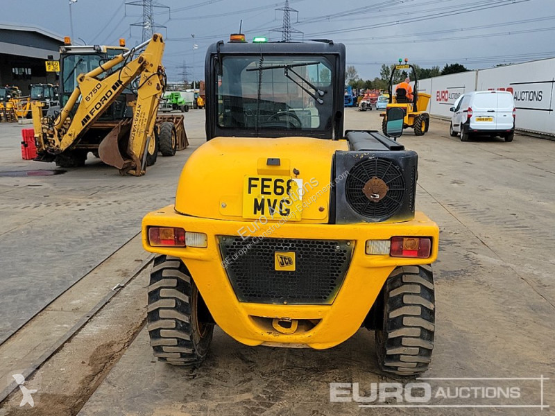 Teleskopický vozík JCB 520-40