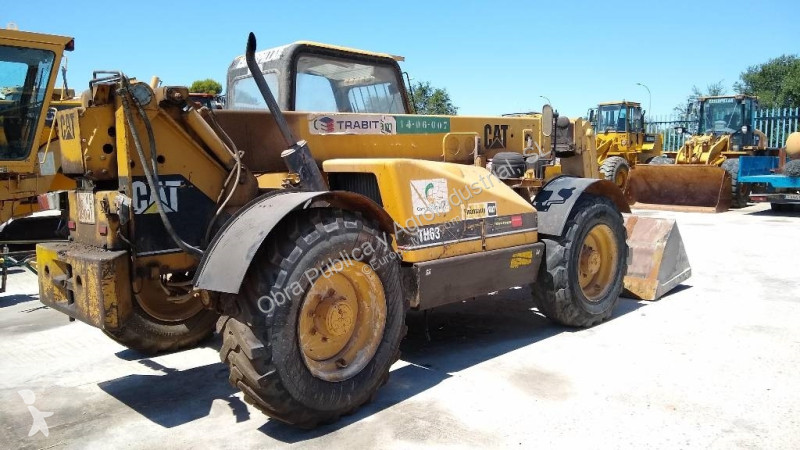 رافعة شوكية تلسكوبية Caterpillar TH63