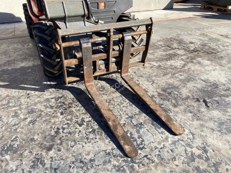 Teleskoplastare Ausa T144