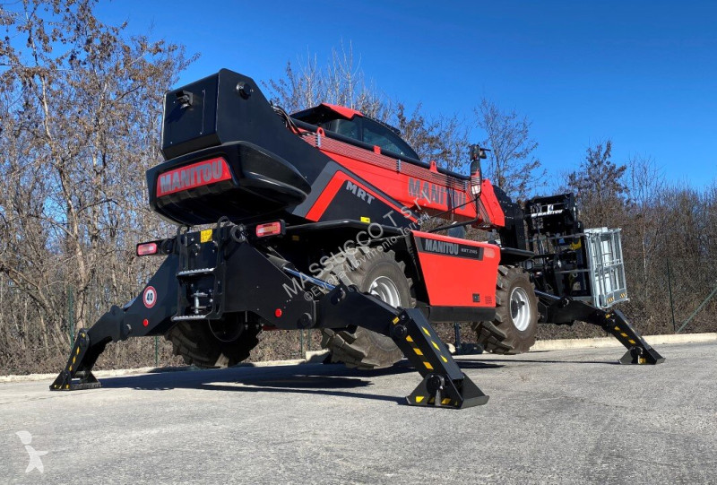 Teleskopický manipulátor Manitou MRT2145