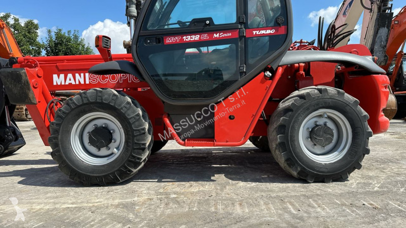 Teleskopický manipulátor Manitou MVT 1332SL 4X4