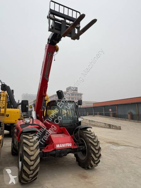 رافعة شوكية تلسكوبية Manitou